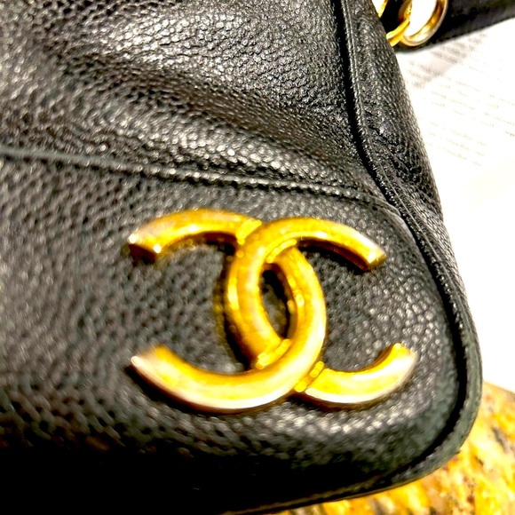 CHANEL Vintage CC shoulder bag Authentic - Picture 11 of 17
